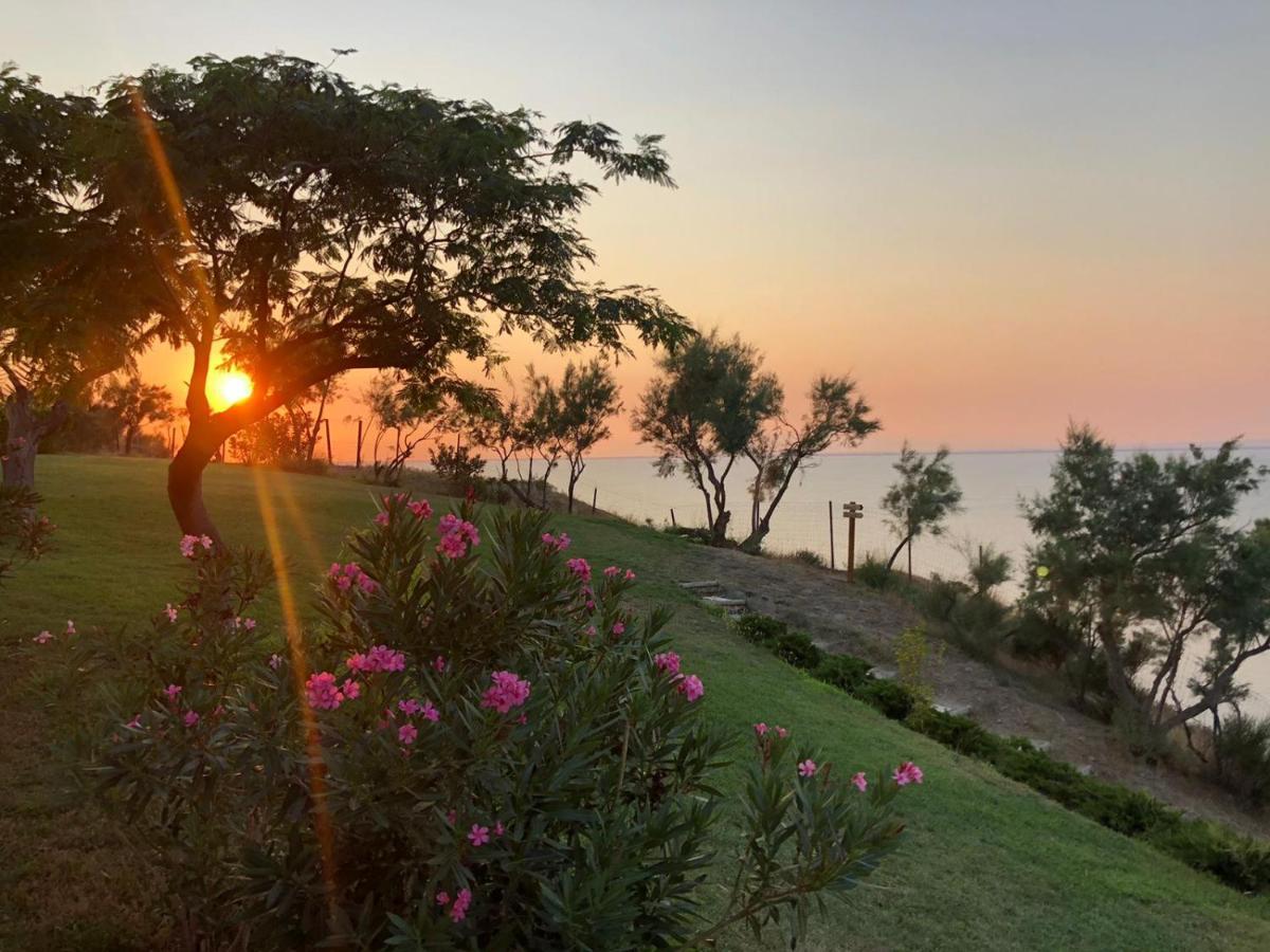 Angelbay Bungalows Agía Triás Dış mekan fotoğraf