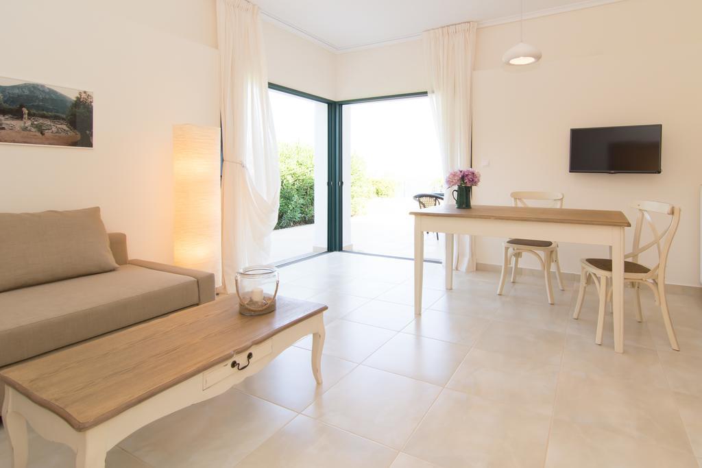 Angelbay Bungalows Agía Triás Dış mekan fotoğraf