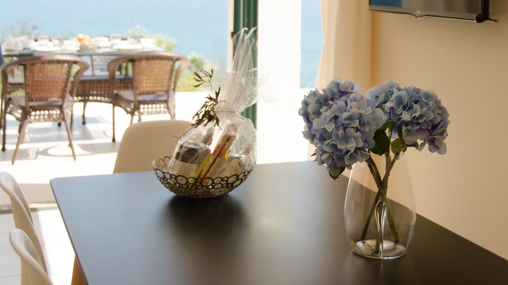 Angelbay Bungalows Agía Triás Dış mekan fotoğraf